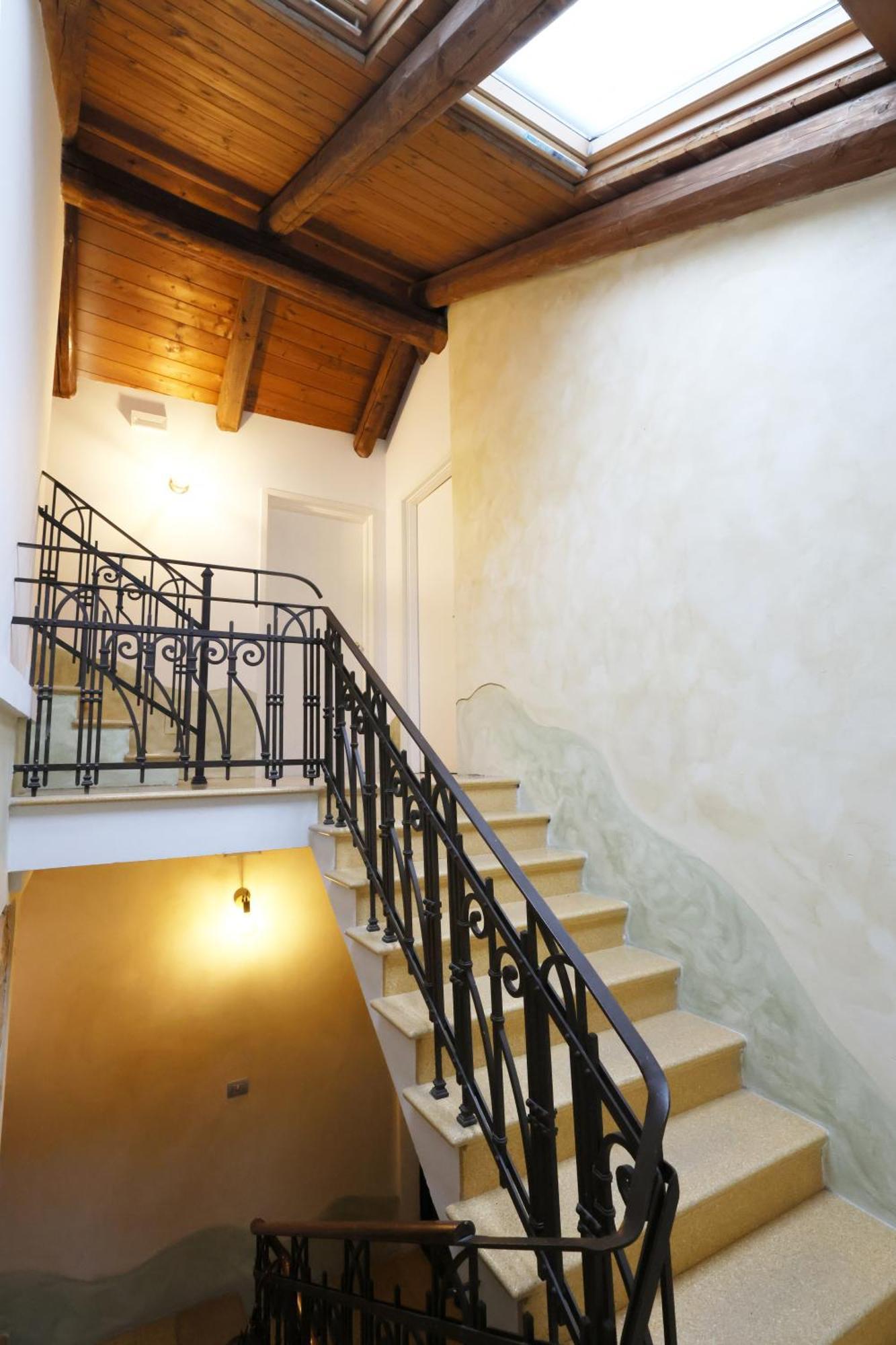 Palazzo Belli Bed and Breakfast Alba  Exteriör bild
